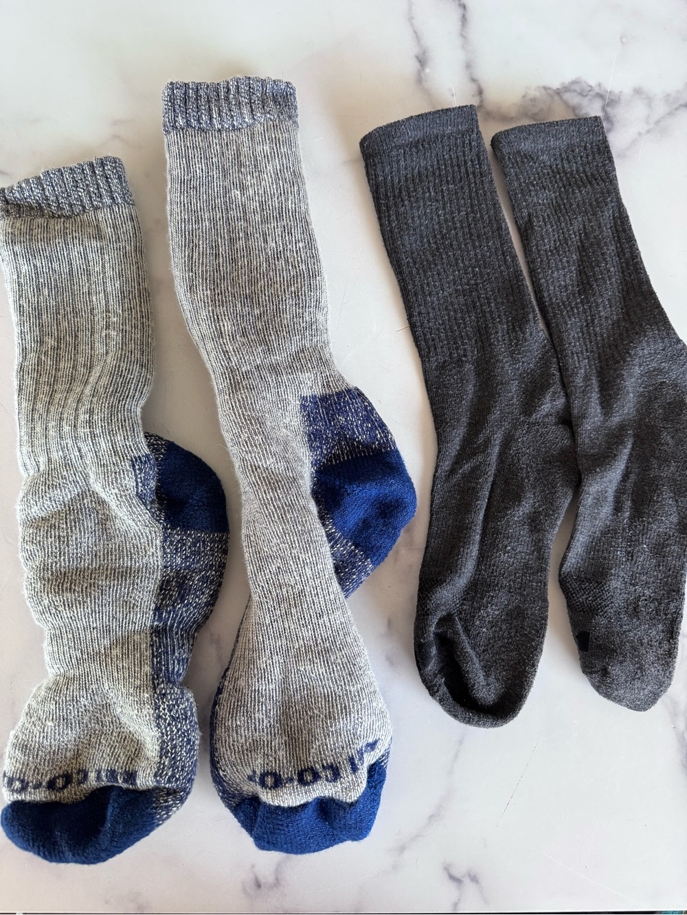 REI Men's Crew hiking thick chunky Socks Gray And1 Charcoal and Navy ribbed